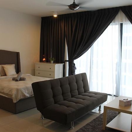 Studio Room Next To Sccc At Trefoil Setia Alam For 2-4 Pax Eksteriør bilde